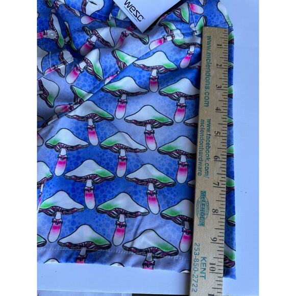 NWT WESC AOP Shroomspiracy Men's Button Front Casual Shirt M SHROOMS TRIPPY - Picture 8 of 8